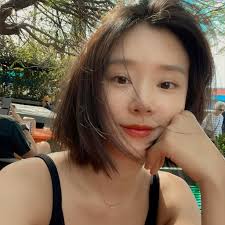 🌼 𝑳𝒆𝒆 𝑱𝒐𝒐 𝑩𝒊𝒏 • 𝑸𝒖𝒆𝒆𝒏 𝒐𝒇 𝒕𝒆𝒂𝒓𝒔 ☁️ ༗❈ ↷ 𝒟𝓇ℯ𝒶𝓂  𝒩𝒶𝓇𝒾𝒶 ↶ ⚛︎☽