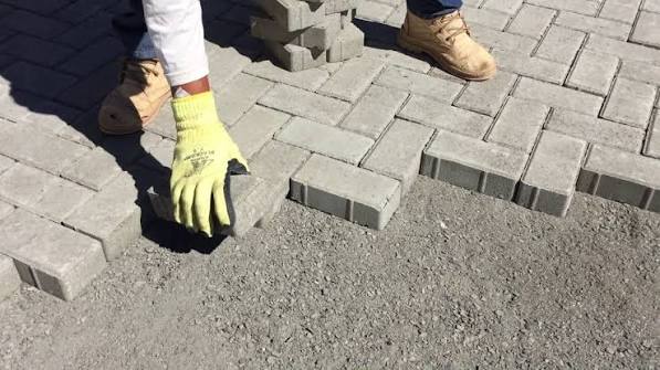 Vaga em aberto Função: Calceteiro Atividades relacionadas a Função: Assentamento de pavimento intertravado, (Paver, Lajota, Meio-fio, Concregrama) Requisitos: Ter experiencia na área Vaga de emprego Mediante a registro em carteira Contato: (47)
