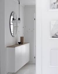 My Scandinavian Home A Soothing Home In Rural Norway In Subtle Shades Of White And Light Blue Ikea Ideen Flurschrank Eingangsbereich Einrichten
