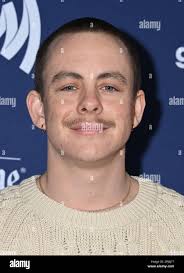 Beverly Hills, CA. 30/03/2023, Leo Baker arriving at the 34th Annual GLAAD  Media Awards