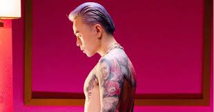 Cho nam hình xăm kín người. Binz Khoe Hinh XÄƒm Kin Tay CÄ'm Phat Hiá»‡n Hinh áº£nh Má»™t Co Gai