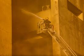 Τραγικός ο απολογισμός της πυρκαγιάς στο Κάιρο - Τέσσερις νεκροί και 22  τραυματίες - ertnews.gr