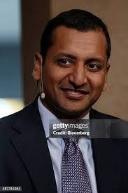 Robert Matza's Instagram, Twitter & Facebook