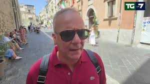 Taormina, i cittadini contro l'ordinanza del sindaco De Luca