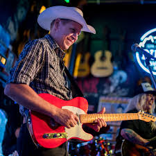 Not much information is available on if he is married but he has a son; Phil Valentine How His Mom S Sudden Death Spurred Him To Chase His Radio Dreams