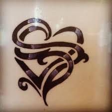 Heart Tattoo With The Letter R And L I Don T Really See The Letters But It S Cute Tattoo Lettering Styles Tattoo Lettering Heartbeat Tattoo On Wrist