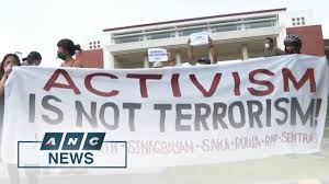 Kinuwestyon naman ni molo ang malabong depinisyon ng terrorism na aniya'y maaring makakaapekto sa kahulugan ng iba pang krimen na may kaugnayan. What S In The Anti Terrorism Bill Anc Youtube