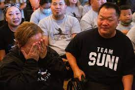Watch sunisa lee's family and friends react to her gold medal win. Mhck0ybcasgwpm