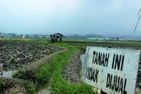Kesan interaksi yang melampau akan memberi kesan negatif kepada alam sekitar. Penyusutan Lahan Pertanian Kota Bandung Capai 200 Hektar Dalam Setahun Mongabay Co Id