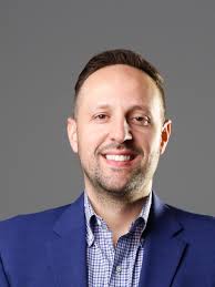 Andrew Insley's Instagram, Twitter & Facebook