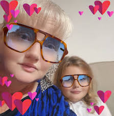 Stepping out in fierce leopard print and bright pink nails. Ready for  anything! 🐆💖 #FlipFlopFabulous #AnimalPrint #SummerVibes