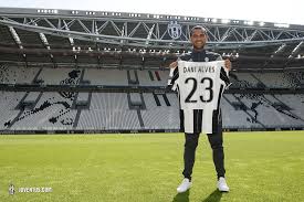 Dani alves joined juventus on a free transfer this summer following a bitter split between he and barcelona. Dani Alves I Want To Give The Fans The Champions League Juvefc Com