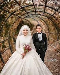Gambar simpel buat baju pengantin pria. Inspirasi Gaun Pengantin Untuk Wanita Yang Bertubuh Gemuk Blog Unik