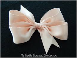 You can make them really long, really short, or somewhere in. How To Make Easy Diy Hair Bows For Little Girls My Humble Home And Garden