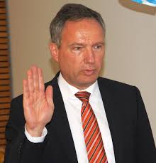 Höhenkirchen-Siegertsbrunn: CSU-Ortsvorsitzender könnte auf langjährige  Rathauschefin folgen