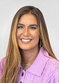 Hallie Newcomb's Instagram, Twitter & Facebook