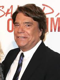 The charge comes after tapie spent four days in custody during the investigation of arbitration he received in a 2008 lawsuit with the bank crédit lyonnais. Bernard Tapie Sa Biographie Allocine