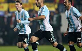 Umur 36 tahun) adalah pemain sepak bola asal argentina yang biasa bermain sebagai gelandang bertahan atau bek untuk hebei china fortune dan tim nasional argentina. The Copa America The Challenge For Argentina Leo Messi And Javier Mascherano