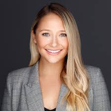 Kendall Kruszewski's Instagram, Twitter & Facebook