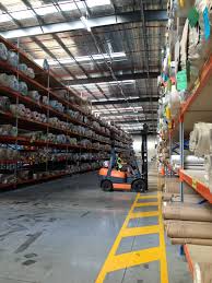 Carpet Call Warehouse Team Hard At Work In Our Distribution Warehouse Notting Hill Melbourne Victoria Bodegas Carretilla