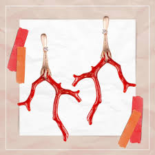 Orecchini Base Oro Rosa Corallo Rosso E Brillanti Si Tinge Di Rosso La Passione Il Potere E L Amore Edogioie Orecchini O Coral Earrings Coral Earrings