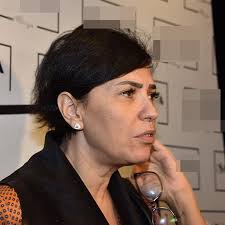 Yeşim salkım (born 12 april 1968) is a turkish singer and actress. Yesim Salkim Kendimden Sikildim