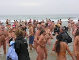 Maybe you would like to learn more about one of these? Cap D Agde La Video Du Dernier Bain Naturiste De L Annee 2006 Herault Tribune