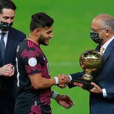 Imago 7) en el día de hoy se llevó adelante los premios balón de oro de la liga mx en una ceremonia en la que se reconoce a los jugadores más destacado de la temporada 20/21. Seleccion Mexicana Alexis Vega Recibe El Balon De Oro Del Preolimpico De Concacaf