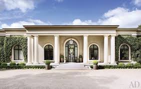 An Avant Garde California Residence Becomes An Art Filled Retreat House Designs Exterior Classic House Exterior Dream House Exterior