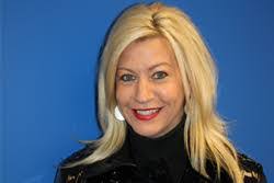 Julie Beers's Instagram, Twitter & Facebook