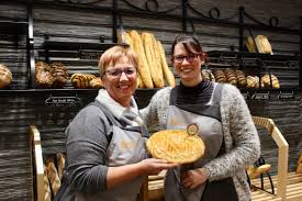 03 22 52 91 39 mail : Des Feves A L Effigie De Lacroix Saint Ouen On Teste Pour Vous En Picardie