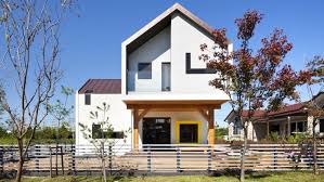 Desain rumah ala korea modern dibangun dengan material natural seperti kayu dengan interior penggunaan warna netral tentu saja menjadikan ruang tamu rumah korea modern terlihat lebih bersih dan lapang. Mengintip Rumah Minimalis Modern Bentuk T Di Korea Unik Dan Nyaman