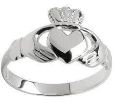 Pin By Carrie Ware On Misc Items I Want Gold Claddagh Ring Claddagh Rings Claddagh Ring Wedding