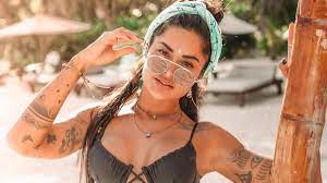 Amei estar com vcs, galera de pouso alegre!!! De Biquini Aline Riscado Ostenta Bronze E Mostra Tatuagens