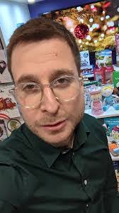 Dennis Meurer's Instagram, Twitter & Facebook