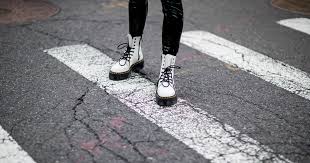 Capo 2.bund / weißes boot c g7 wenn der wind auf dem meer schlafen geht und ein traum wie von fern zu mir weht. Weisse Dr Martens Das Passt Dazu Freundin De