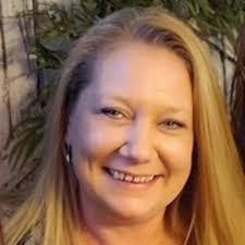 Mandi Huff's Instagram, Twitter & Facebook