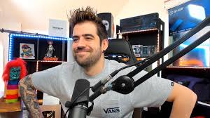 It's an odd situation, and no further details were provided. Por Que Es Tendencia Ar Twitter Graciasauron Porque Auronplay Supero Los 25 Millones De Suscriptores En Youtube Y Cumplio Un Ano Transmitiendo En Twitch Https T Co Ayckgle2vc