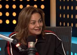 الحقيقة أن الشركة استبعدت كاملة أبو ذكرى بعدما وجدت أن المعدل التى تسير به لن يجعل المسلسل يلحق بالعرض فى شهر رمضان ولفت انتباهها أكثر من مرة بأن تسرع فى عملية التصوير ولكنها لم تفعل ذلك، ليضطر منتج العمل محمد مشيش لاستبعادها خوفًا من عدم. ÙÙŠØ¯ÙŠÙˆ Ù…Ø±Ø© ÙˆÙ…ØªØªÙƒØ±Ø±ØªØ´ ÙƒØ§Ù…Ù„Ø© Ø£Ø¨Ùˆ Ø°ÙƒØ±ÙŠ ØªØªØ­Ø¯Ø« Ø¹Ù† Ù…Ù…Ø«Ù„ÙŠÙ† ØªØ±ÙØ¶ Ø§Ù„Ø¹Ù…Ù„ Ù…Ø¹Ù‡Ù… Ø®Ø¨Ø± ÙÙŠ Ø§Ù„ÙÙ†