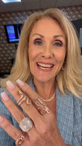 Launch of Gems en Vogue with Michael Valitutti Wednesday 4pmET with JTV  Jennifer Miller ! Don't miss it!!!