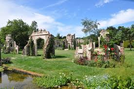 An Effect I Like These Images Do Not Represent My Absolute Intention But Rather The Atmosphere I Want To Create Stone Walls Garden Manor Garden Garden