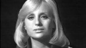 Check spelling or type a new query. Htan Epi8ymia Ths Na Mhn Anoixtei To Feretro Apokalypseis Gia Thn Biky Mosxolioy 13 Xronia Meta Ton 8anato Ths Thecaller