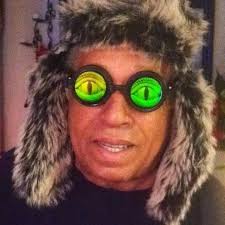 Khloé Kardashian added a new photo.