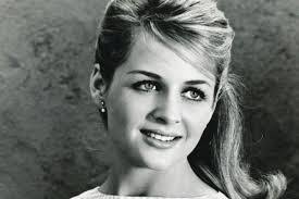 Kristin Harmon's Instagram, Twitter & Facebook