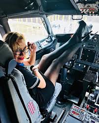 I prefer to live in the country. Beauty Style Fashion Pa Twitter Laura We Should Fly With Her Stewardess Fashion Nylons Stockings Pantyhose Legs Feet Amateurs Highheels Realgirls Https T Co Jgh69kvli9