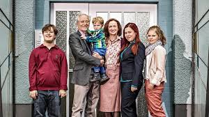 Jeremy mockridge spielte die rolle des nico von. Problems For Wdr Fans Of Lindenstrassen Protest Against Dismissal