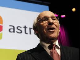 Astral shareholder slams BCE bid's side deal with Greenbergs