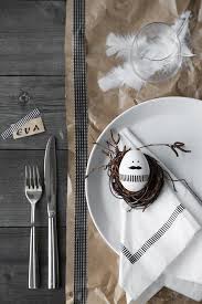 Osterdeko Fur Minimalsten Mit Nachwuchs Einfach Ohne Viel Sauerei Und Gunsti Eastertablesettings Einfach Fur Gunsti Minimalsten Easter Table Easter Table Settings Easter Celebration