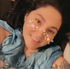 I feel annoyed that ghosts are pretty much the same as living sims. I feel  like the game could be way more interesting if only certain sims could see  them (like only