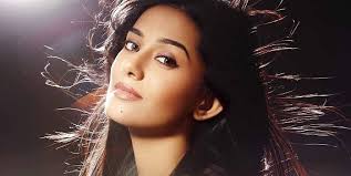 Happy Birthday to Amrita Rao, Indian model and actress, born